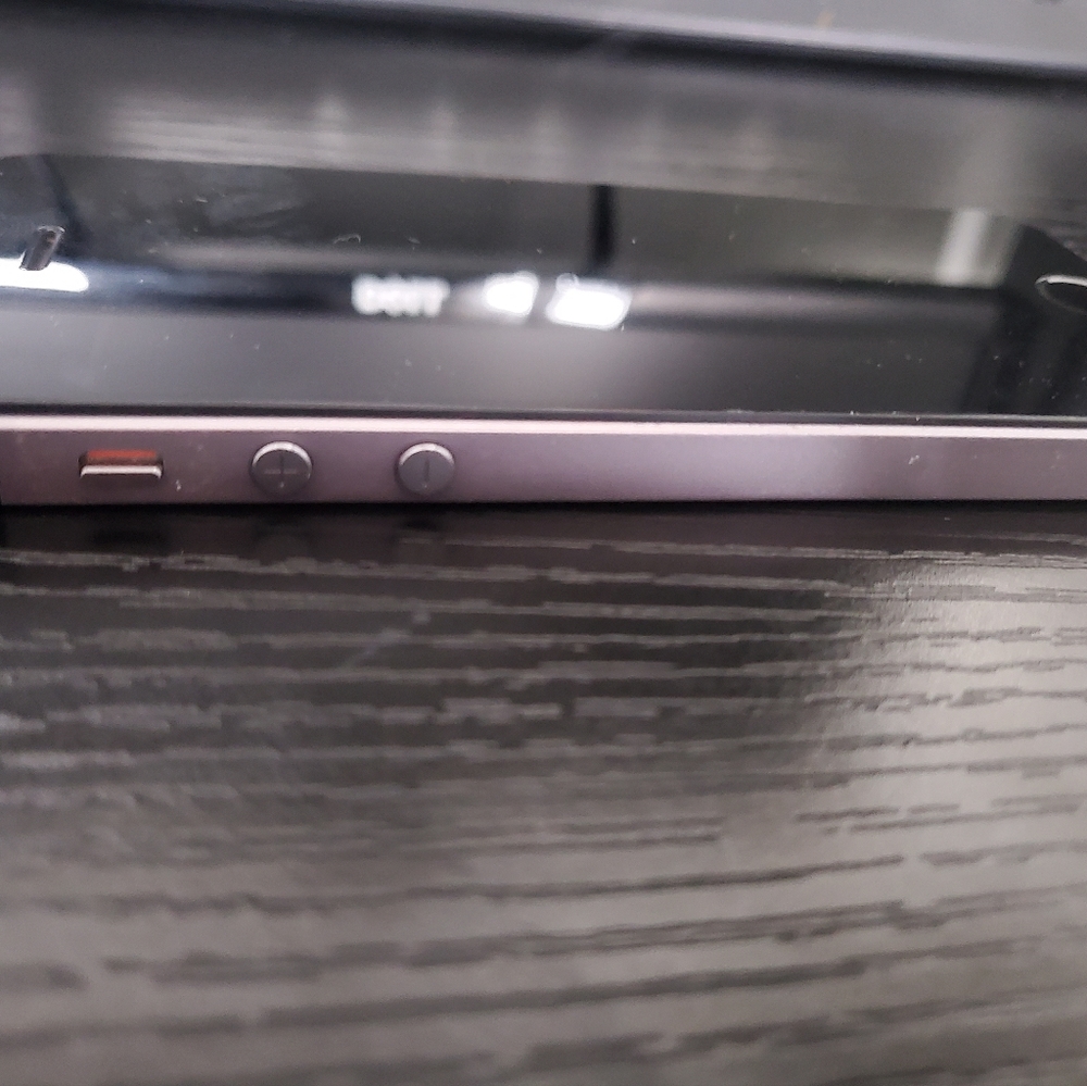 Unlocked Apple iPhone 5s 16GB Space Grey - Picture 5 of 6